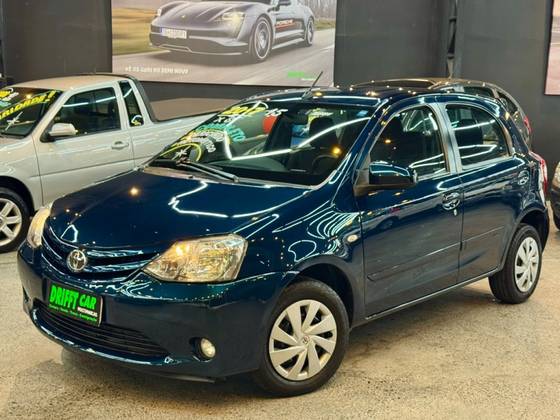 TOYOTA ETIOS 1.5 XS 16V FLEX 4P AUTOMÁTICO TOYOTA ETIOS 1.5 XS 16V FLEX 4P AUTOMÁTICO